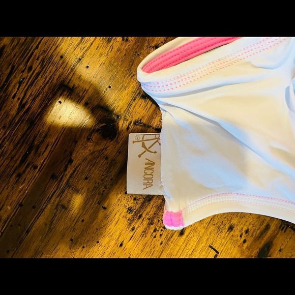 Beautiful Ancora palm leaves swim top laces up in back - Picture 4 of 5